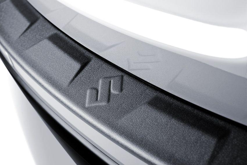 Suzuki SX4 S-CROSS Bumper load area protector, black