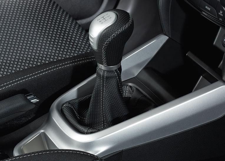 Suzuki Vitara Leather Gear Knob - Black with Silver