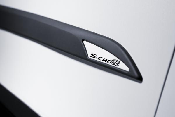 Suzuki SX4 S-Cross Side Body Moulding Badge - Black